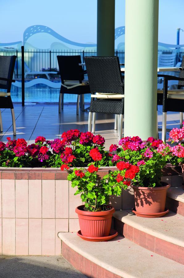 Hotel Universal Μπελάρια-Ιτζέα Μαρίνα Εξωτερικό φωτογραφία