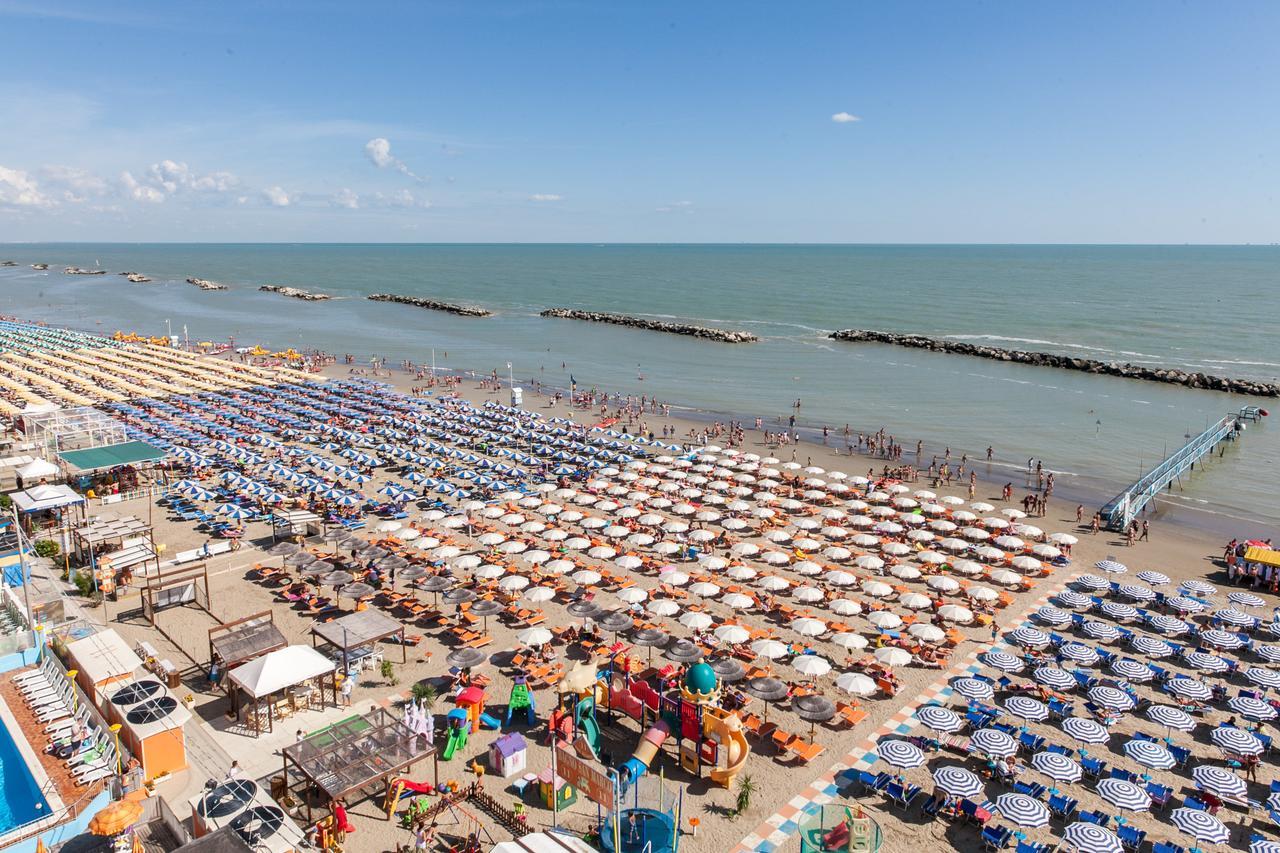 Hotel Universal Μπελάρια-Ιτζέα Μαρίνα Εξωτερικό φωτογραφία
